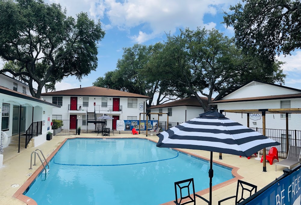 The Oaks Apts at Medical Center