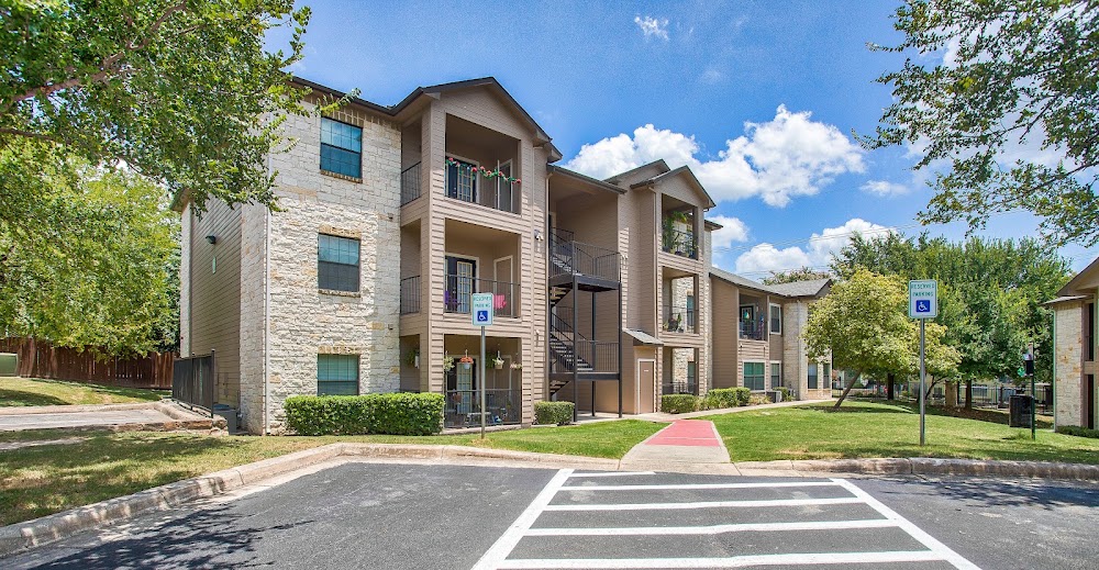 Mission Oaks Apartments