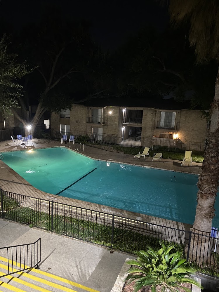 La Paloma Apartments & Townhomes