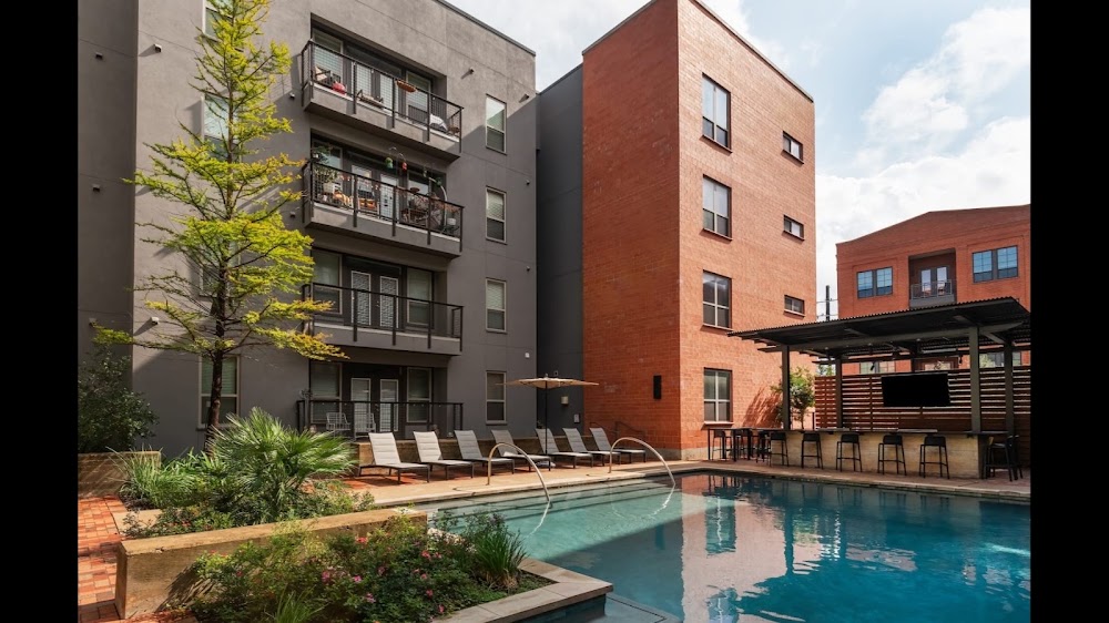 Can Plant Residences at Pearl