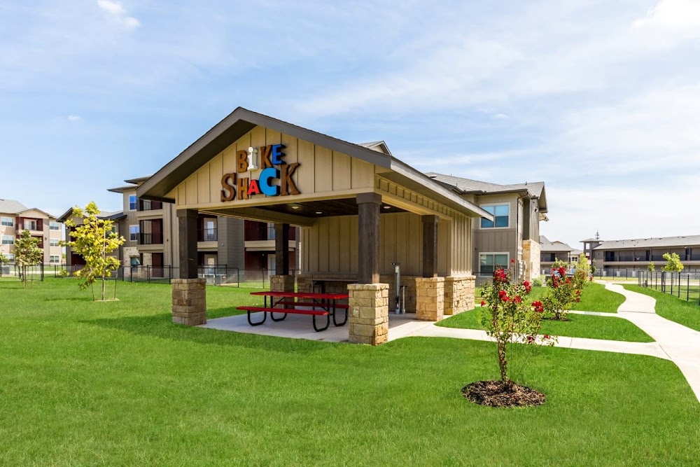 Legacy Creekside Apartments