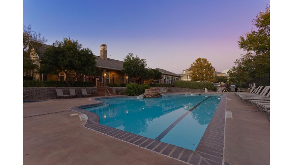 The Ravinia Apartments